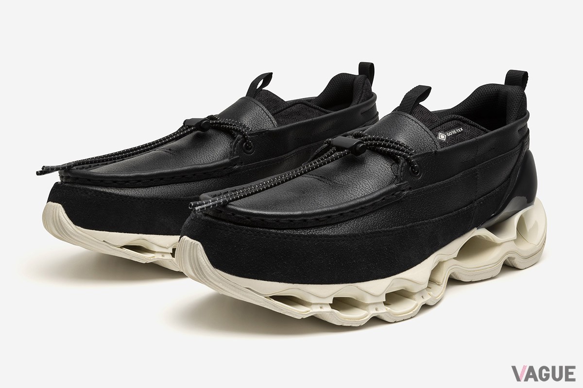 「MIZUNO WAVE PROPHECY MOC GTX」ブラック×オフホワイト （品番：D1GD240602、3万7400円 消費税込）