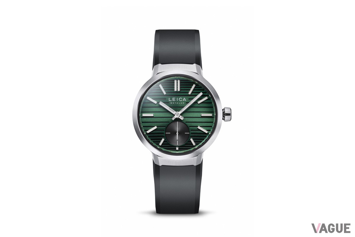 堅牢な素材を加工した落ち着いた雰囲気のブラックラバーのストラップ「ライカZM 12 Steel Olive Black」