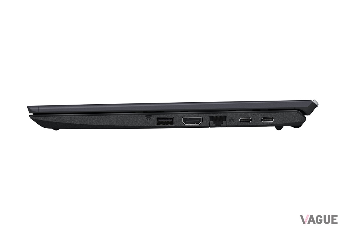 ボディ左側にはUSB-C2口、USB-A、HDMI、有線LANポートを搭載
