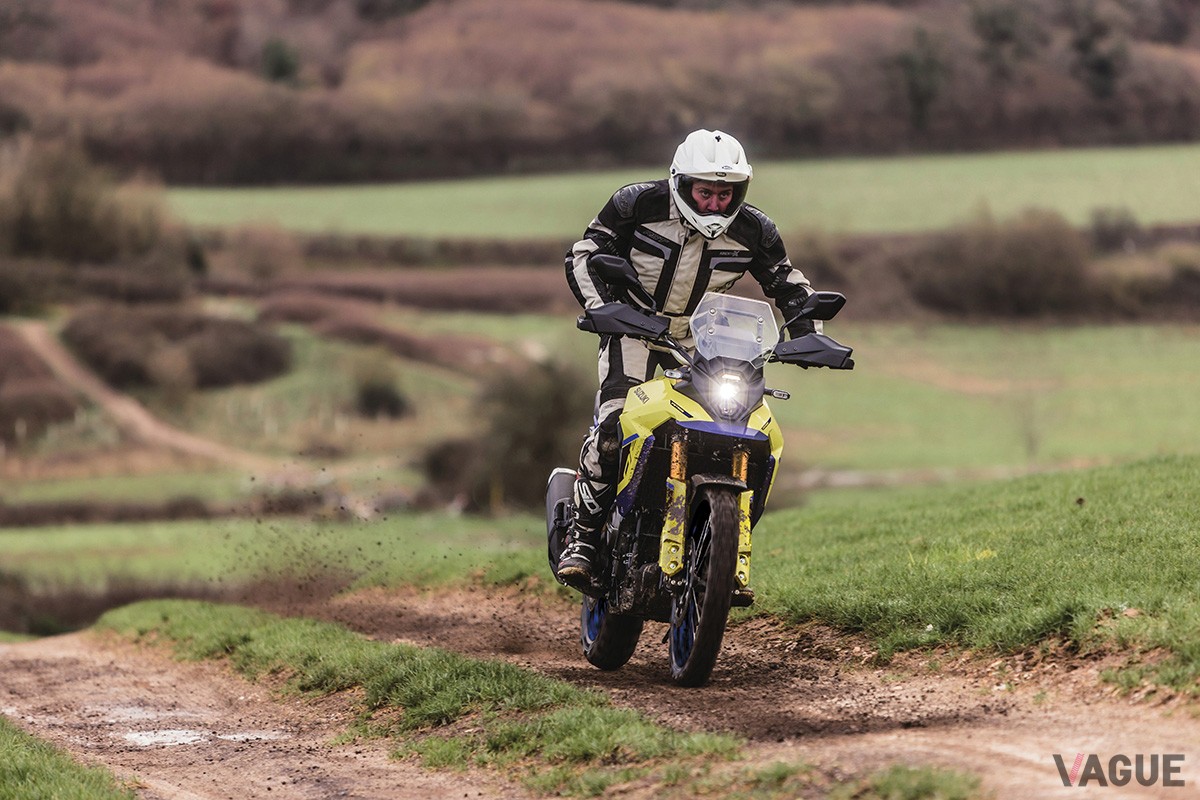 スズキ「Vストローム800DE」の2025年モデル