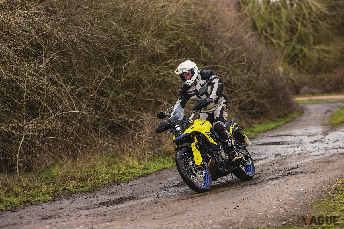 スズキ「Vストローム800DE」の2025年モデル