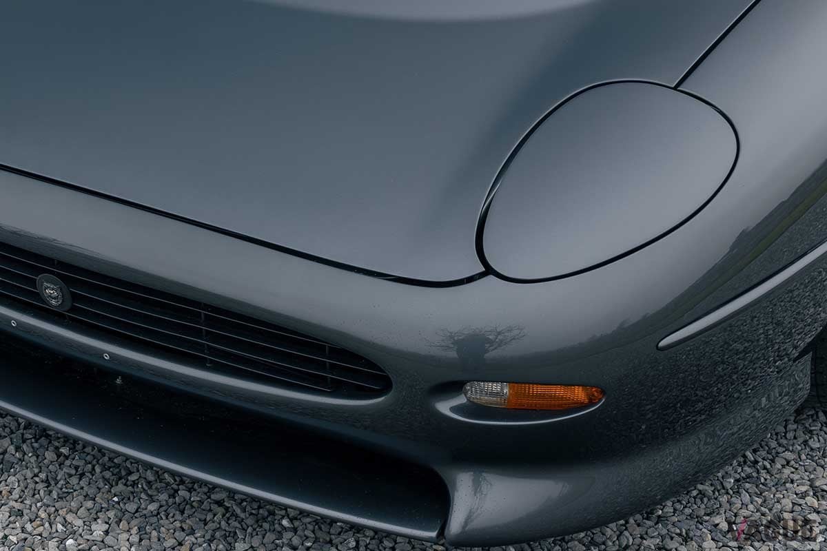 オークションに出品、約6670万円で落札された1993年式ジャガー「XJ220」Justin Schmoeller(c)2025 Courtesy of RM Sotheby's