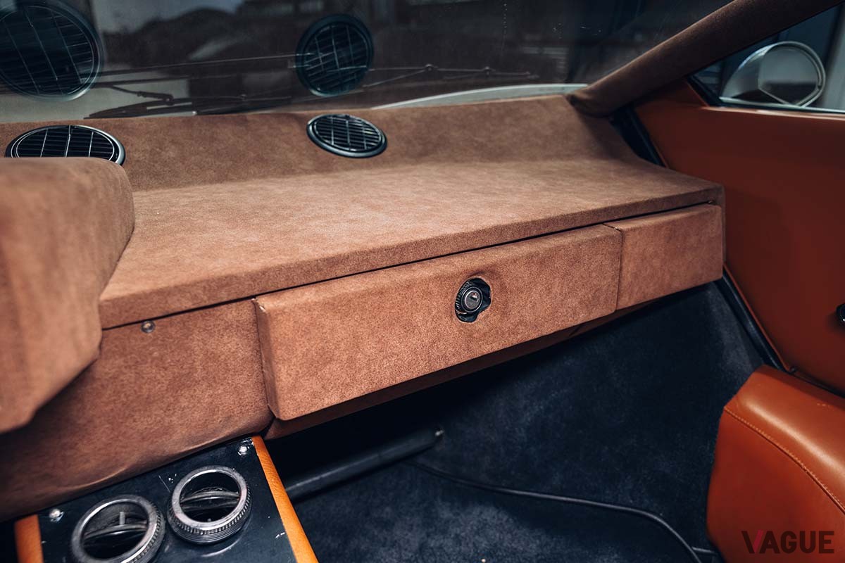 およそ1億2800万円で落札された1975年製「ランボルギーニ・カウンタックLP400」Keno Zache(c)2024 Courtesy of RM Sotheby's