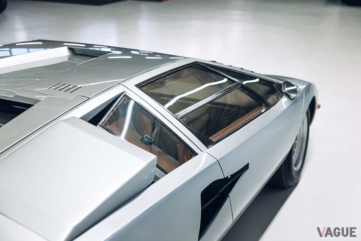 およそ1億2800万円で落札された1975年製「ランボルギーニ・カウンタックLP400」Keno Zache(c)2024 Courtesy of RM Sotheby's