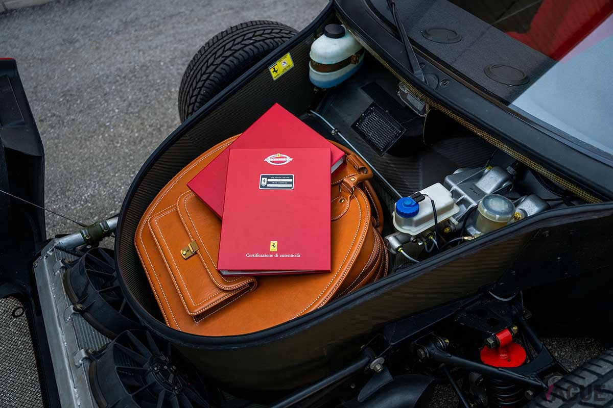 オークションで358万ドル（約5億3342万円）で落札された1991年式フェラーリ「F40」 Darin Schnabel(c)2025 Courtesy of RM Sotheby's