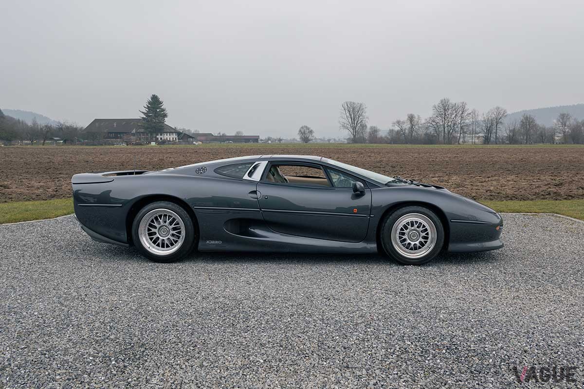 オークションに出品、約6670万円で落札された1993年式ジャガー「XJ220」Justin Schmoeller(c)2025 Courtesy of RM Sotheby's