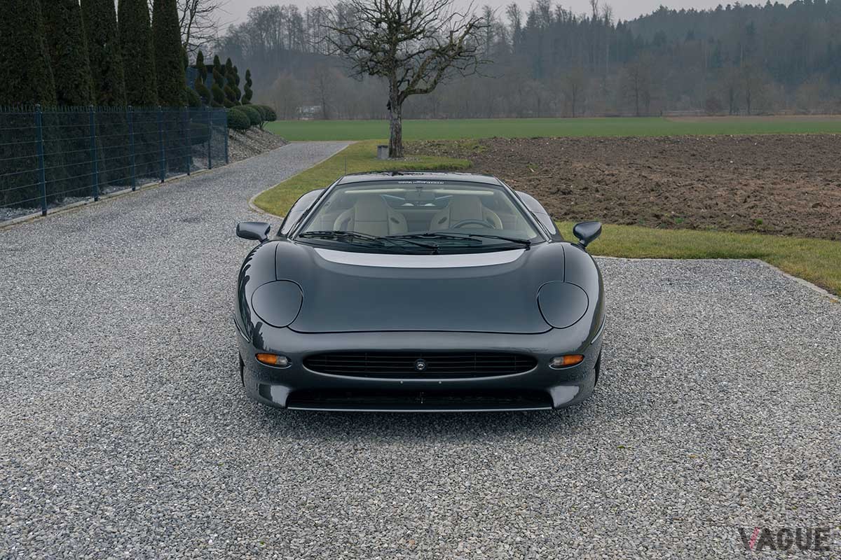 オークションに出品、約6670万円で落札された1993年式ジャガー「XJ220」Justin Schmoeller(c)2025 Courtesy of RM Sotheby's