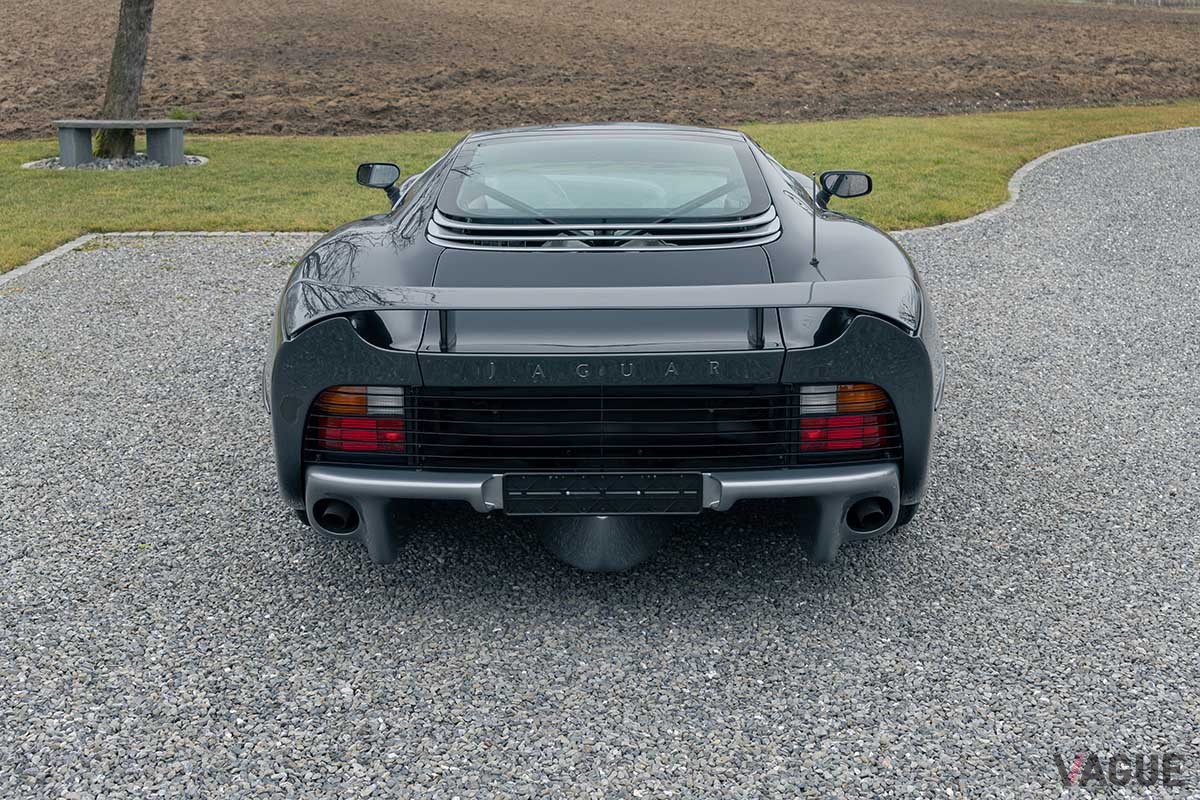 オークションに出品、約6670万円で落札された1993年式ジャガー「XJ220」Justin Schmoeller(c)2025 Courtesy of RM Sotheby's
