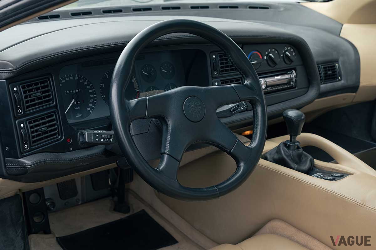 オークションに出品、約6670万円で落札された1993年式ジャガー「XJ220」Justin Schmoeller(c)2025 Courtesy of RM Sotheby's