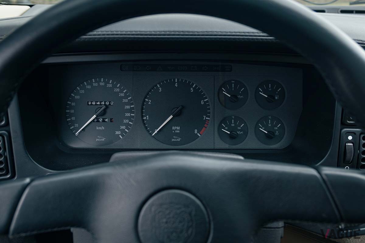 オークションに出品、約6670万円で落札された1993年式ジャガー「XJ220」Justin Schmoeller(c)2025 Courtesy of RM Sotheby's