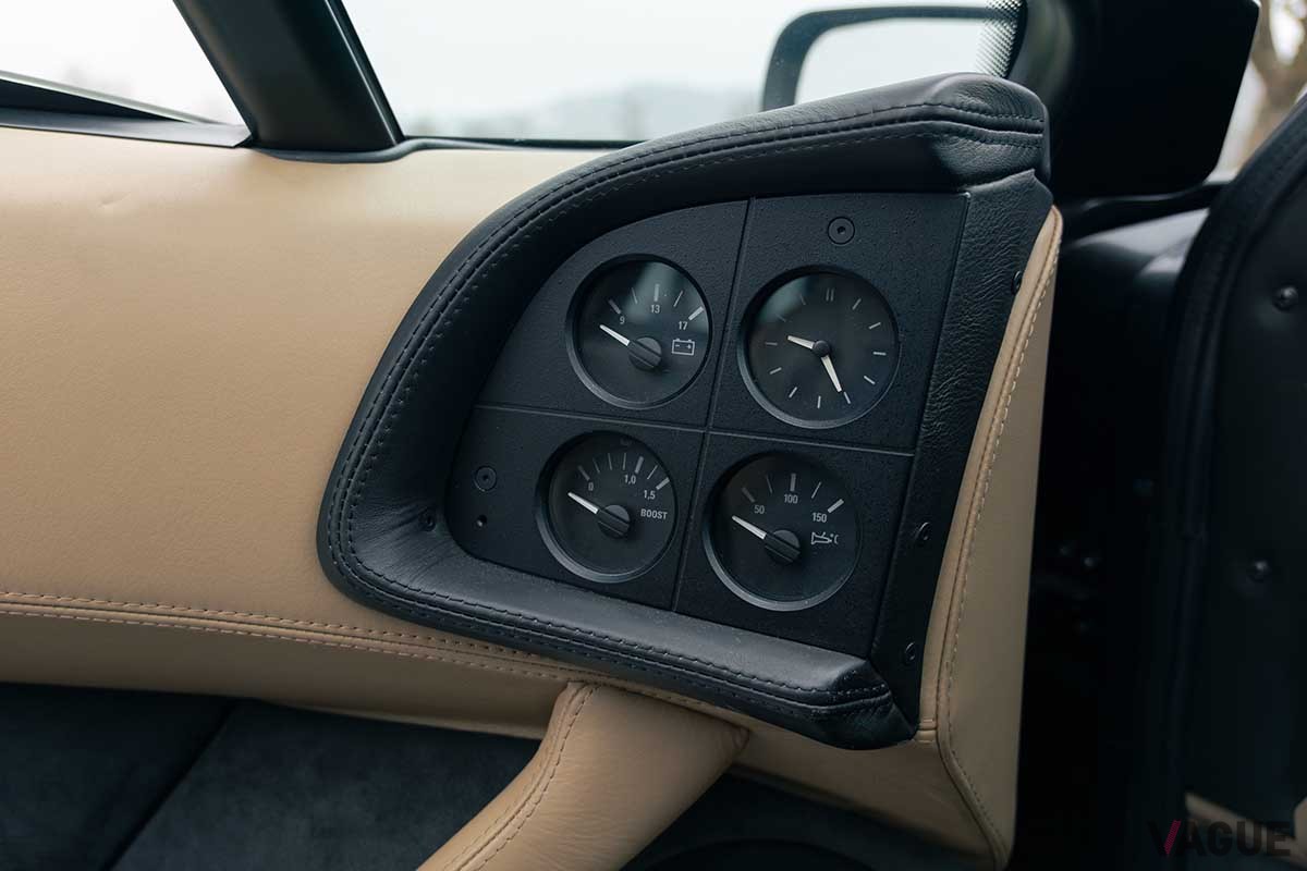 オークションに出品、約6670万円で落札された1993年式ジャガー「XJ220」Justin Schmoeller(c)2025 Courtesy of RM Sotheby's