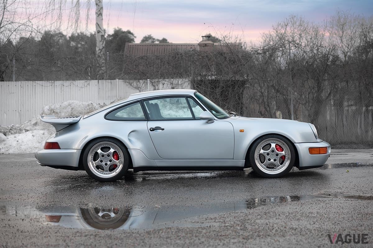 オークションに出品された1993年式ポルシェ「911ターボS ライトウエイト」Simon Hamelius(c)2025 Courtesy of RM Sotheby's