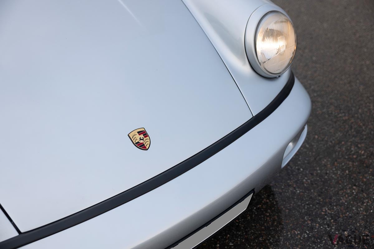 オークションに出品された1993年式ポルシェ「911ターボS ライトウエイト」Simon Hamelius(c)2025 Courtesy of RM Sotheby's