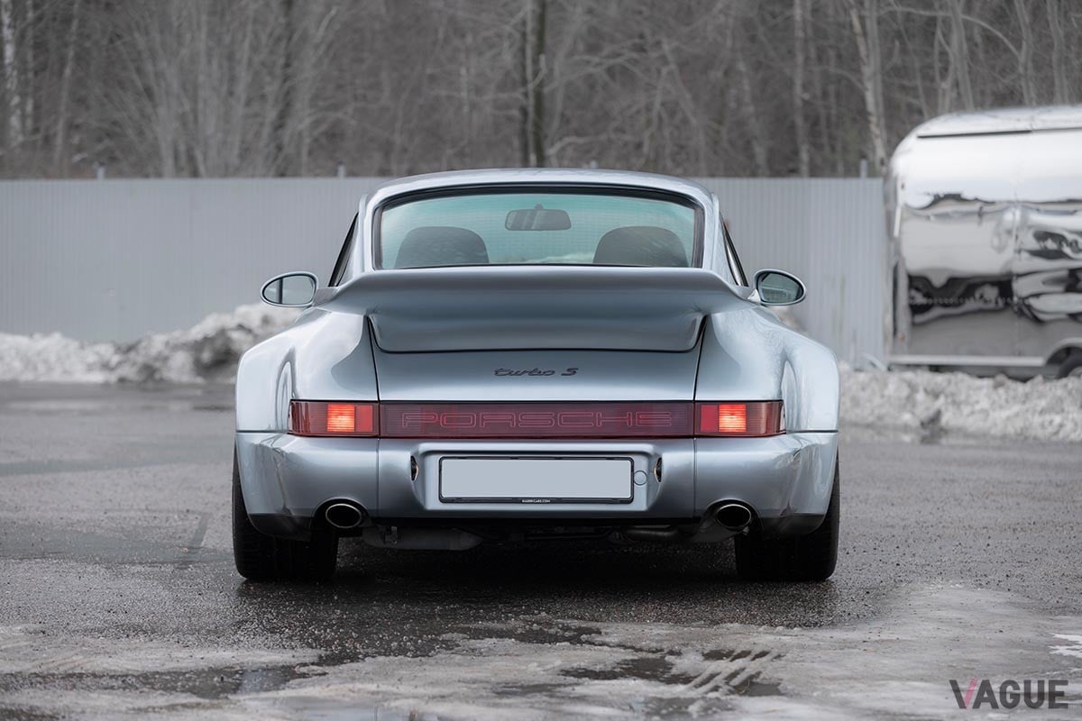 オークションに出品された1993年式ポルシェ「911ターボS ライトウエイト」Simon Hamelius(c)2025 Courtesy of RM Sotheby's