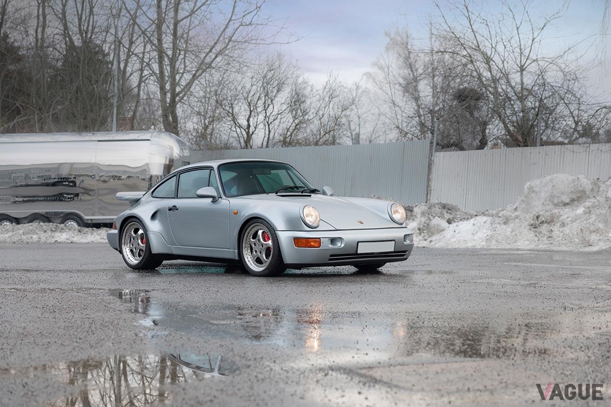 オークションに出品された1993年式ポルシェ「911ターボS ライトウエイト」Simon Hamelius(c)2025 Courtesy of RM Sotheby's