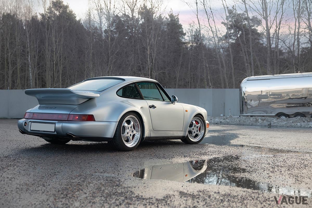 オークションに出品された1993年式ポルシェ「911ターボS ライトウエイト」Simon Hamelius(c)2025 Courtesy of RM Sotheby's