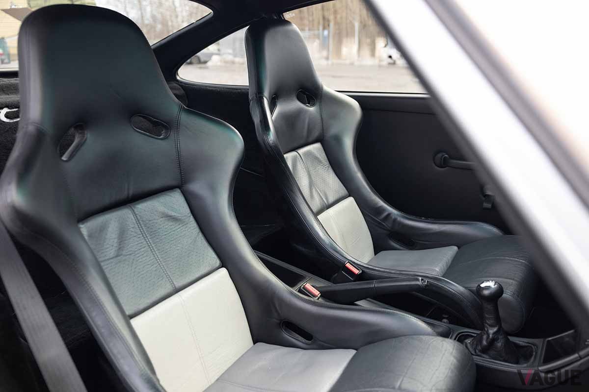 オークションに出品された1993年式ポルシェ「911ターボS ライトウエイト」Simon Hamelius(c)2025 Courtesy of RM Sotheby's