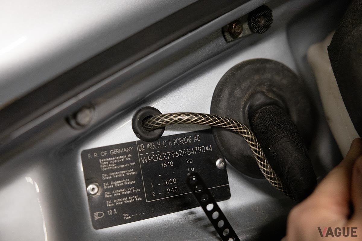 オークションに出品された1993年式ポルシェ「911ターボS ライトウエイト」Simon Hamelius(c)2025 Courtesy of RM Sotheby's