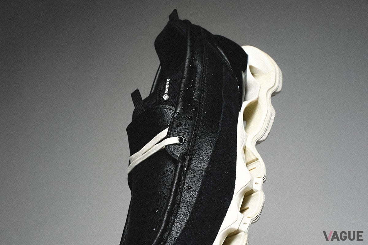 防水透湿性に優れたGORE-TEXの採用で、天候の不安定な時期でも快適な着用感が長時間楽しめるように