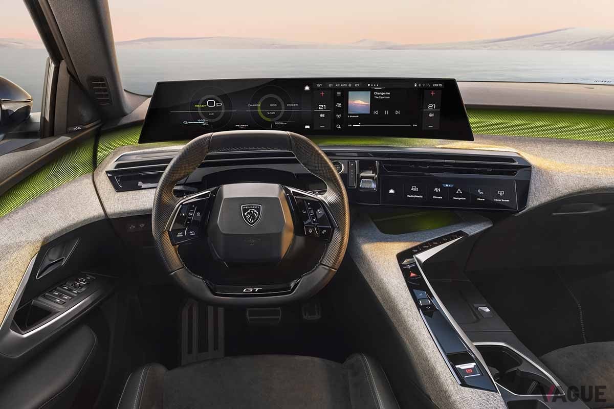 欧州で初公開されたプジョー新型「E-5008」のインテリア
