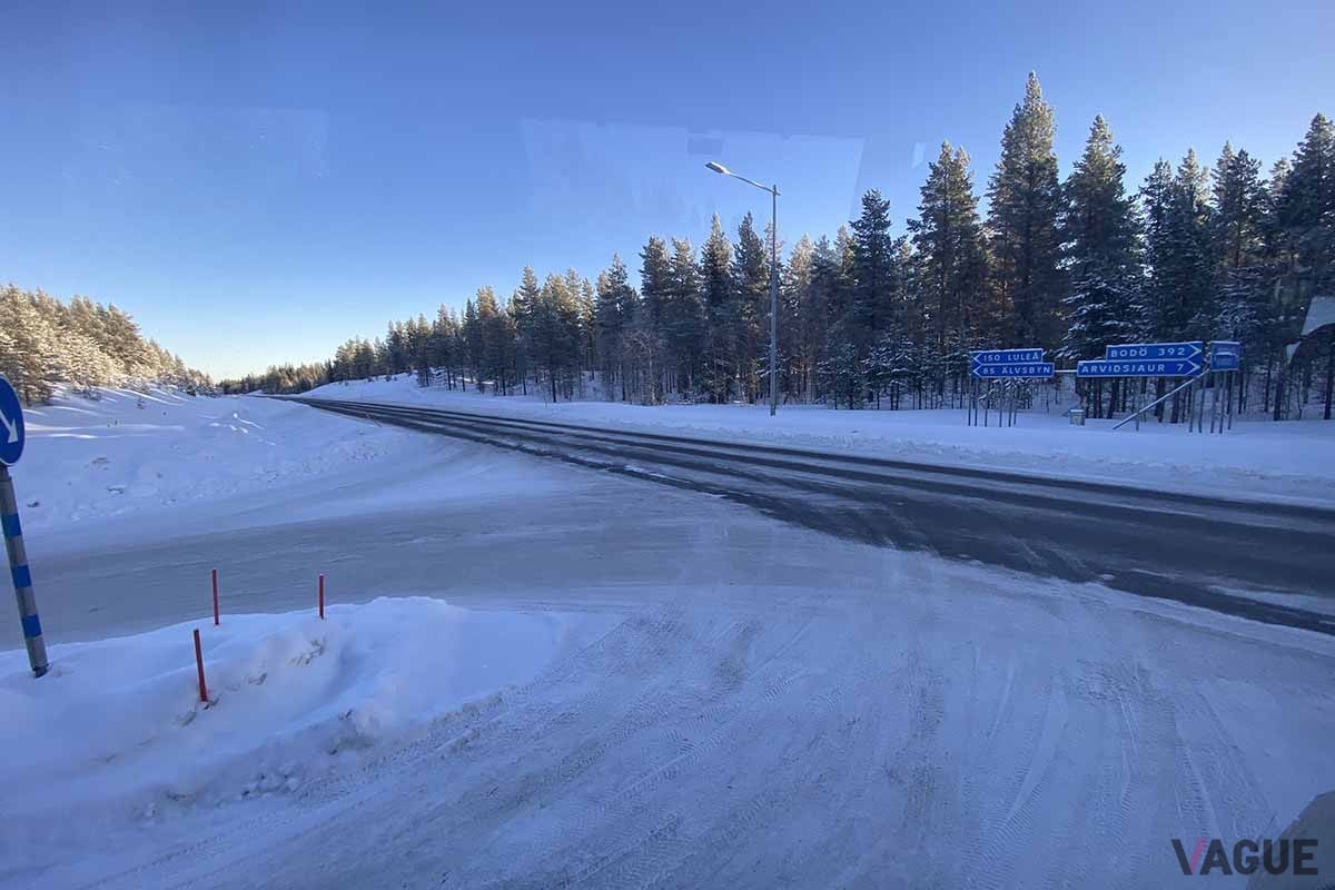 2月のスウェーデンの一般道の様子
