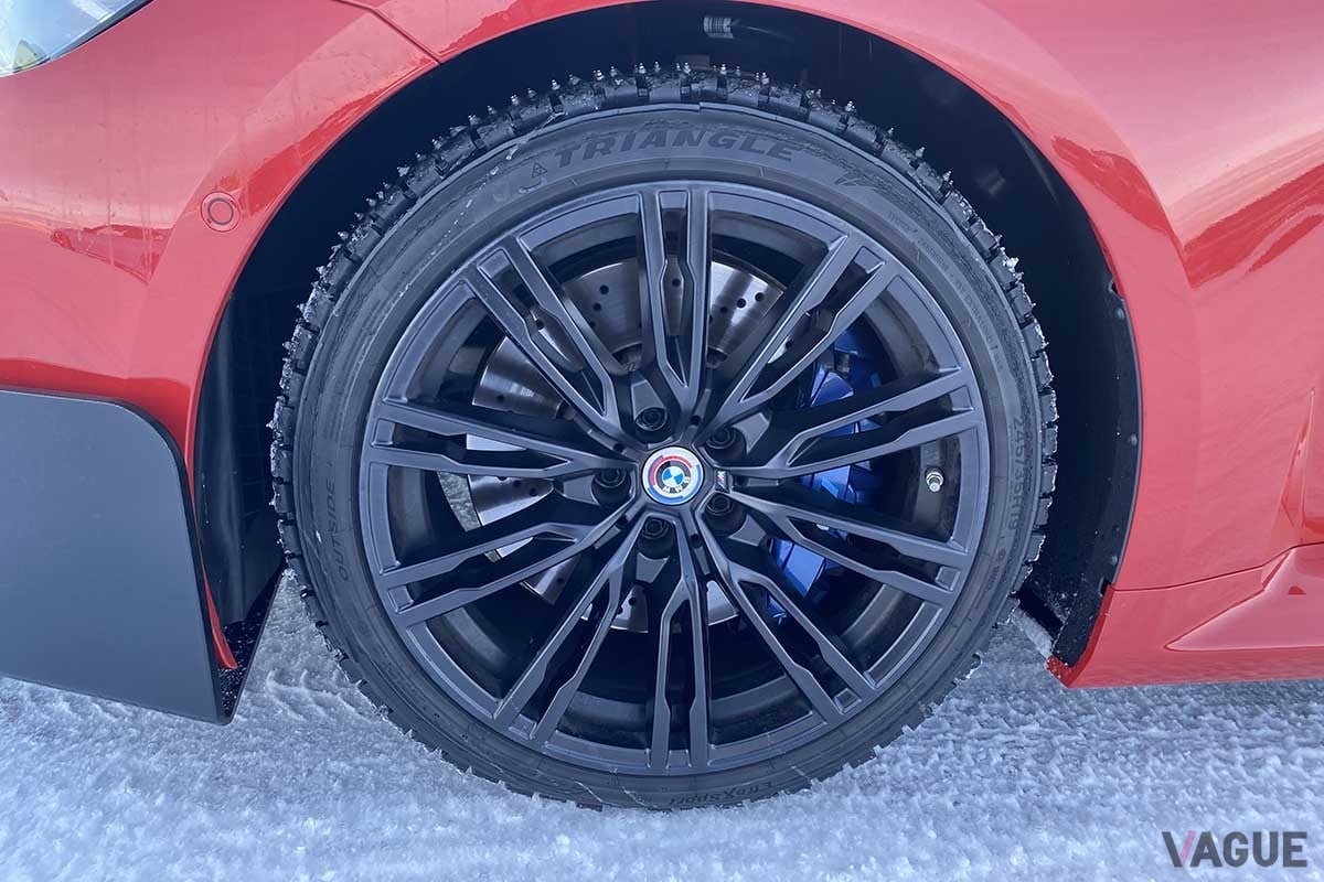 日本では見なくなったスパイクタイヤだが、北欧ではまだ一般的に使われている