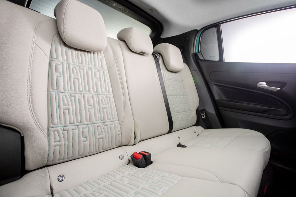 フィアット新型「600ハイブリッド」