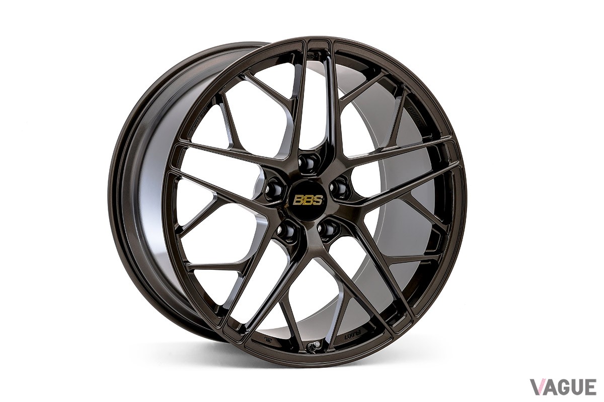 初回生産数は200本／50セット。ポルシェ「タイカン4S」用のサイズはFr：21×9.5J　インセット53　5／130（消費税込みの価格は47万8500円）　Rr：21×11.5J　インセット50　5／130（消費税込みの価格は49万5000円）