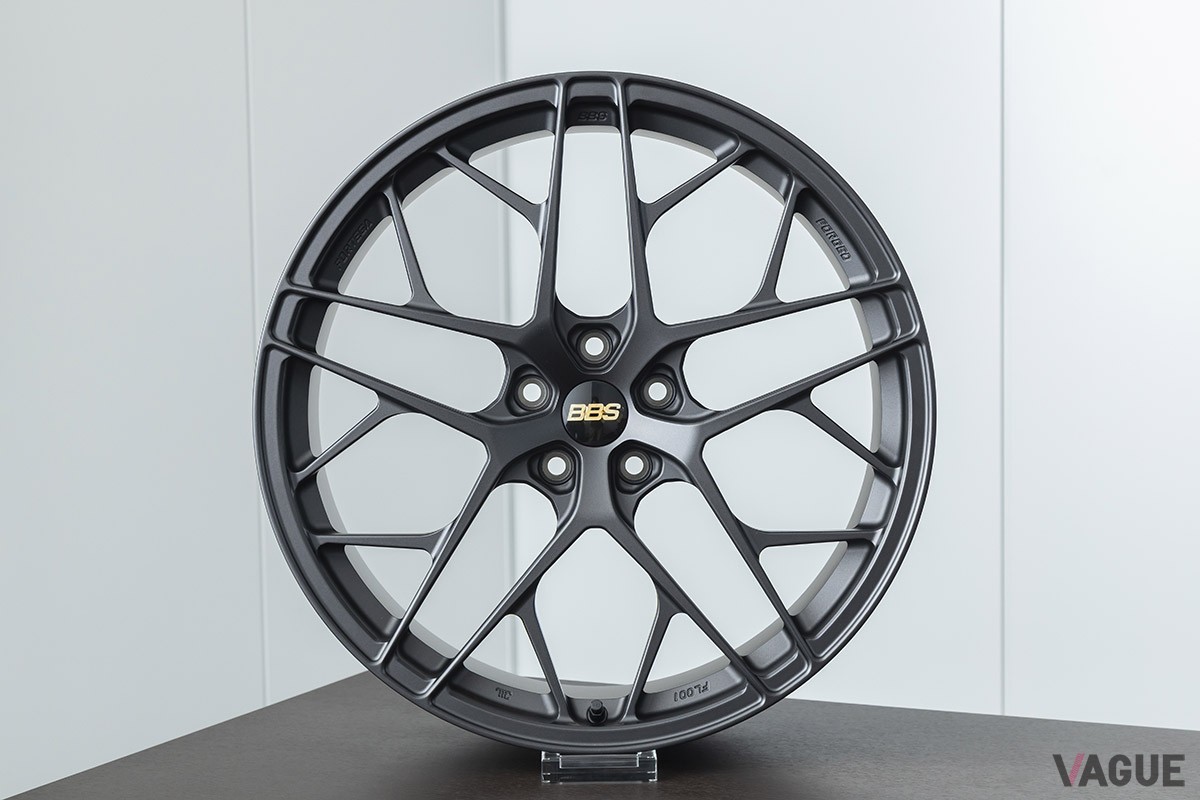 フォルテガ製鍛造1ピースホイール「FL」。※写真のマットエボニー（MEB）は参考カラーのため発売未定