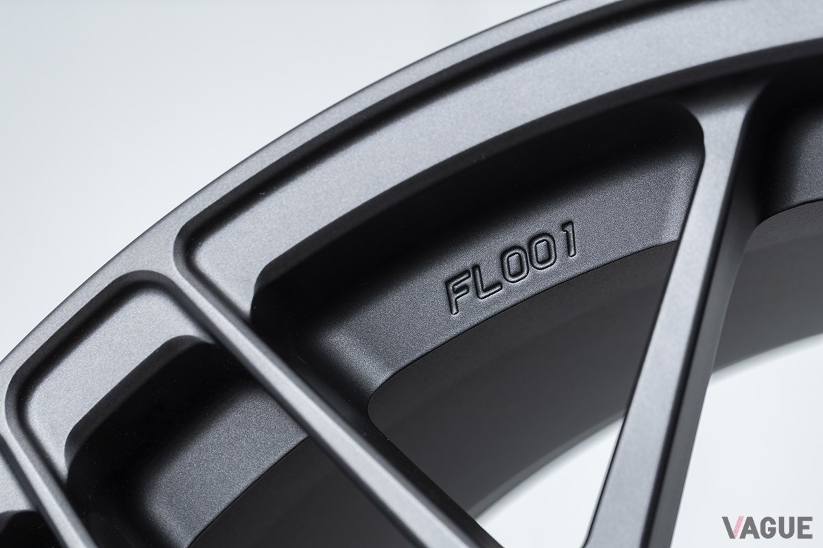 フォルテガ製鍛造1ピースホイール「FL」。※写真のマットエボニー（MEB）は参考カラーのため発売未定