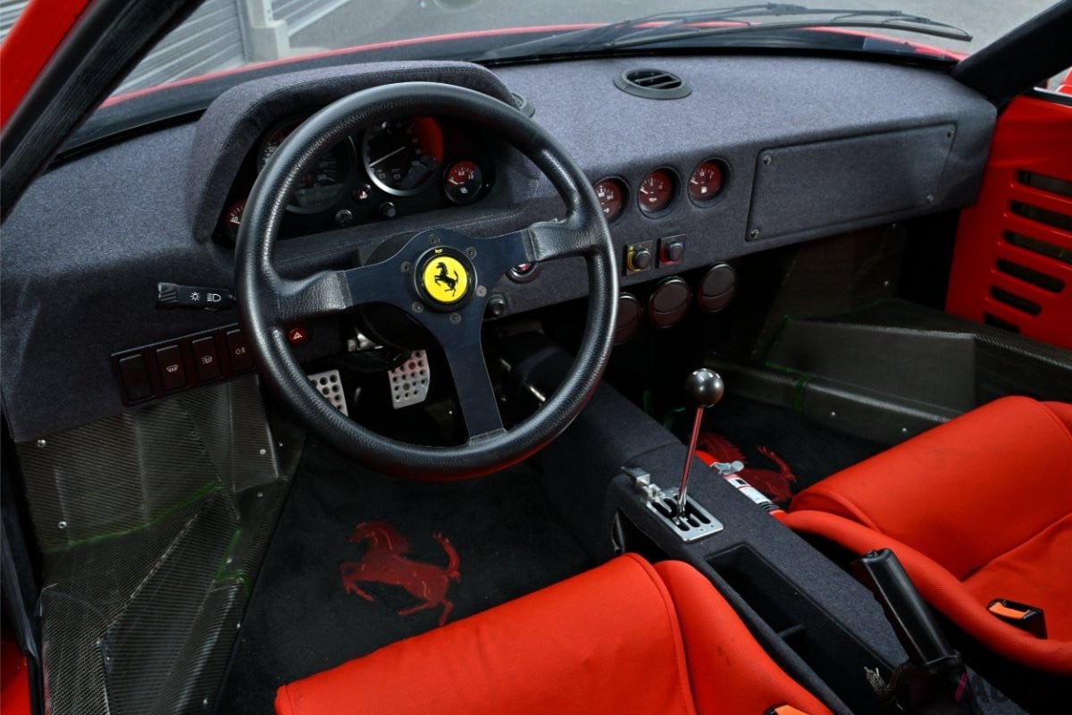 フェラーリ「F40ライトウェイト」のインテリア