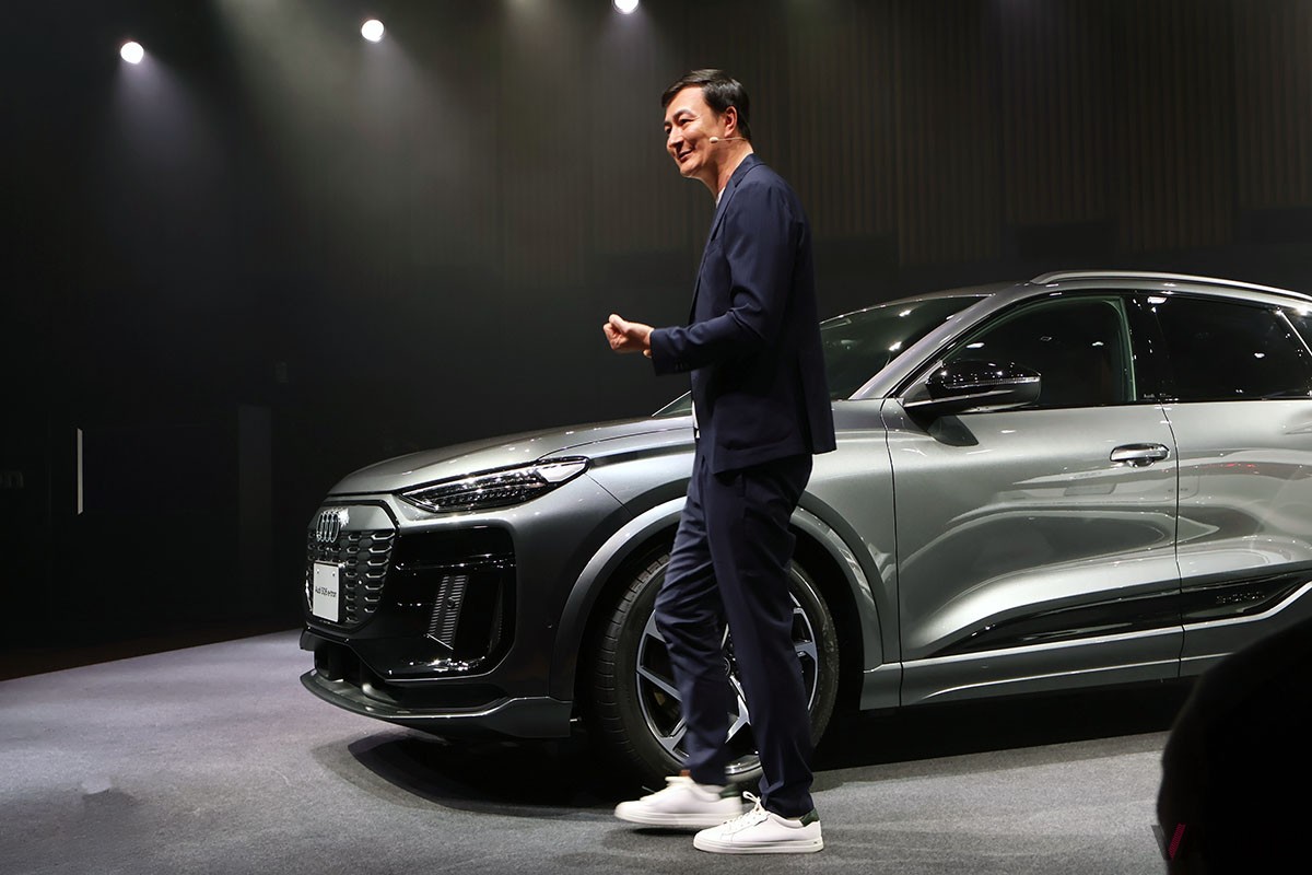 アウディの電動ミドルSUV新型「Q6 e-tron」および「SQ6 e-tron」の発表会