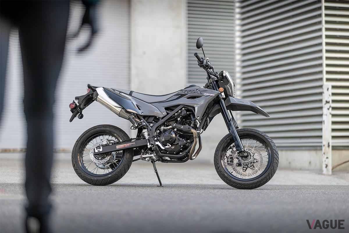 カワサキ「KLX230SM」