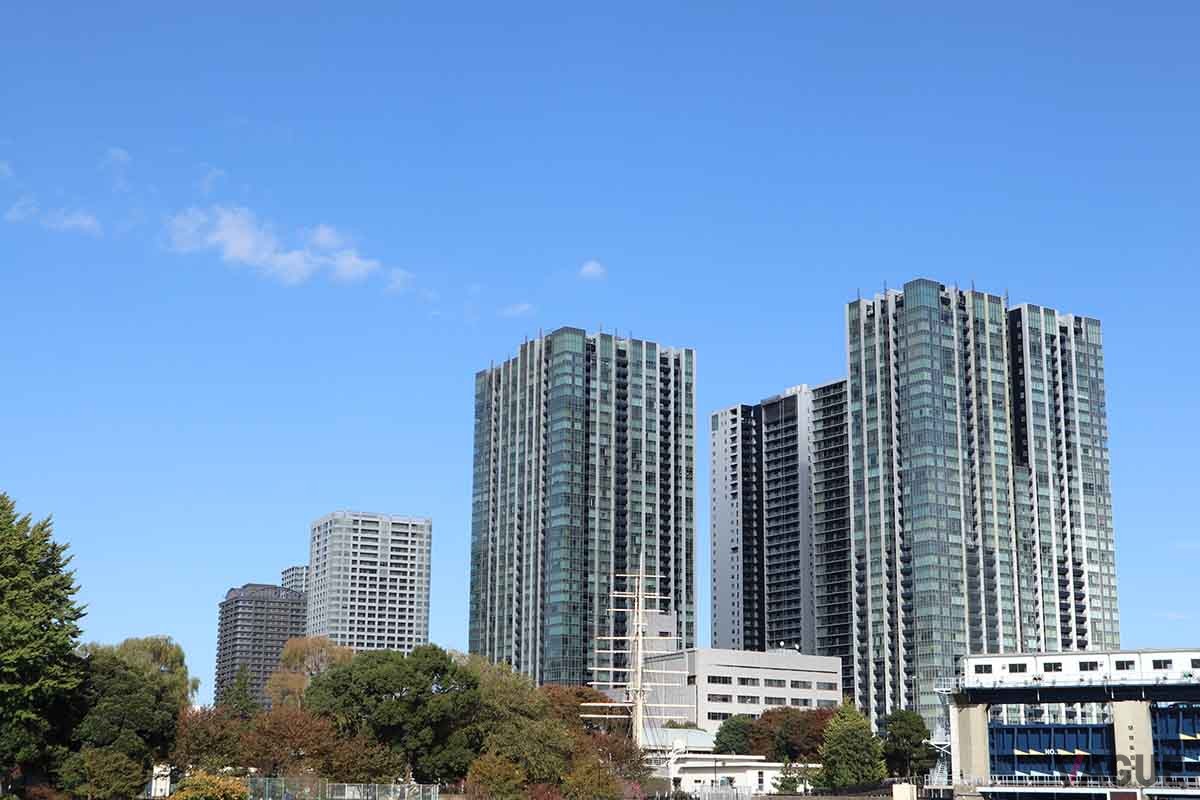 羽田空港駐車場が満車の場合、「天王洲アイル駅」付近にある大規模駐車場に駐車し東京モノレールで羽田空港に向かうという手段もある