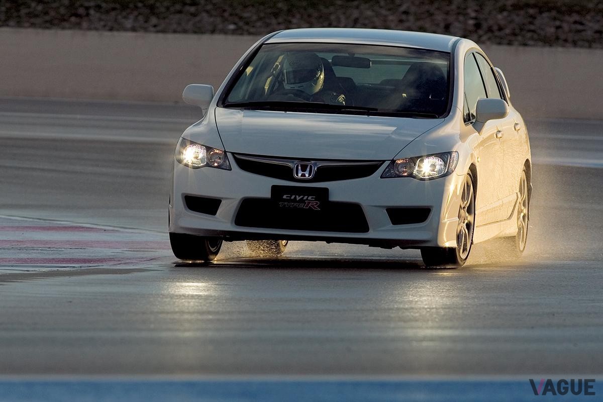 2007年3月28日に発表されたホンダFD2型「シビック タイプR」