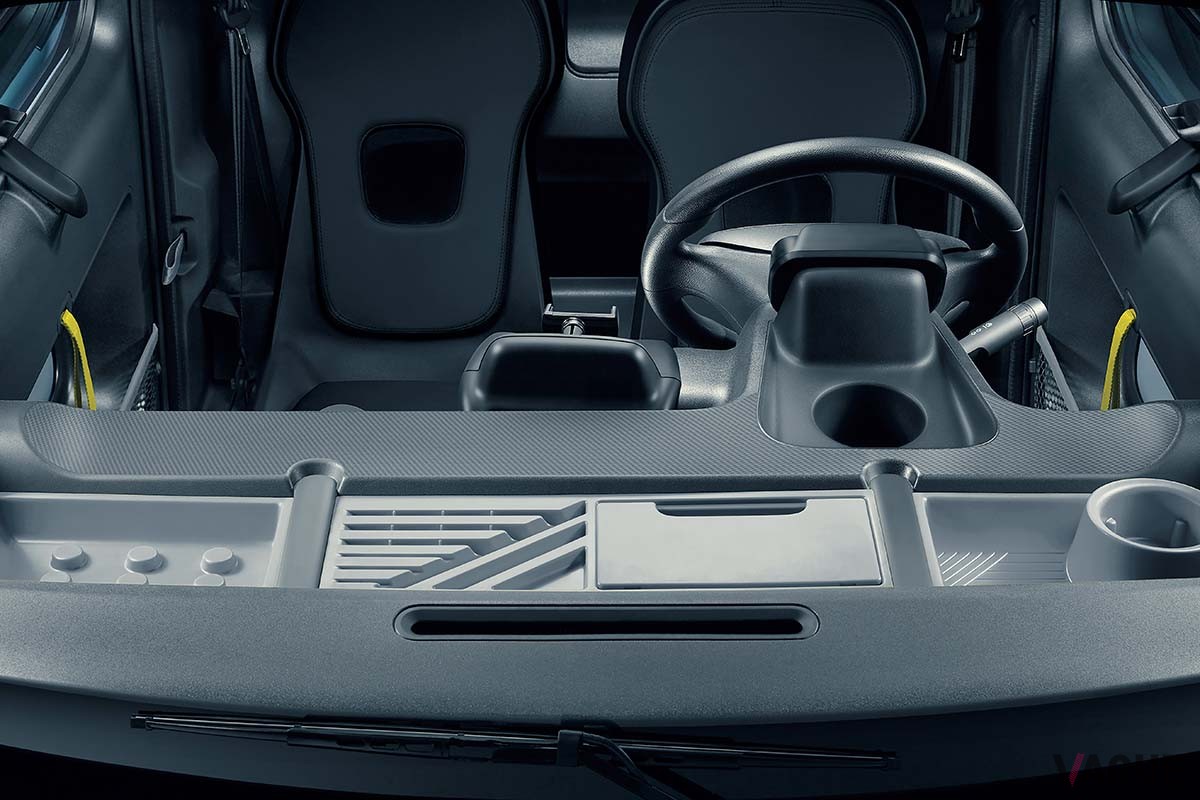 初公開されたオペル改良新型「ロックス」のインテリア
