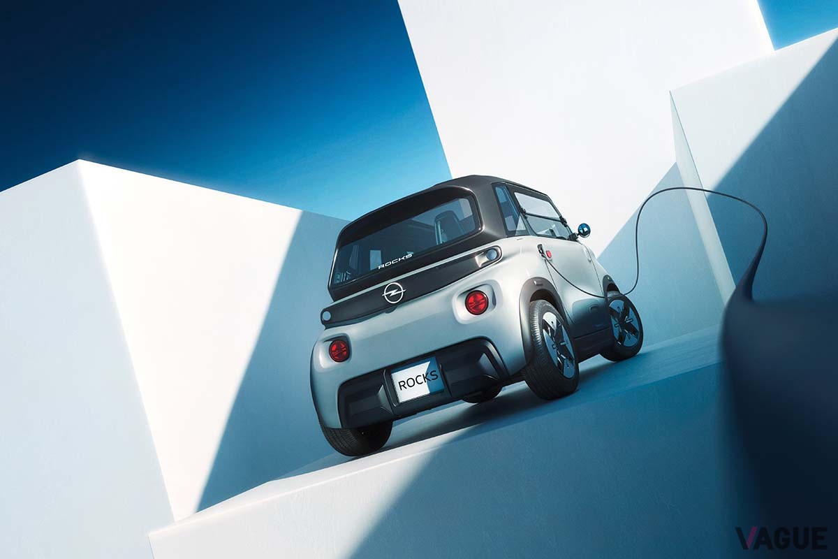初公開されたオペル改良新型「ロックス」
