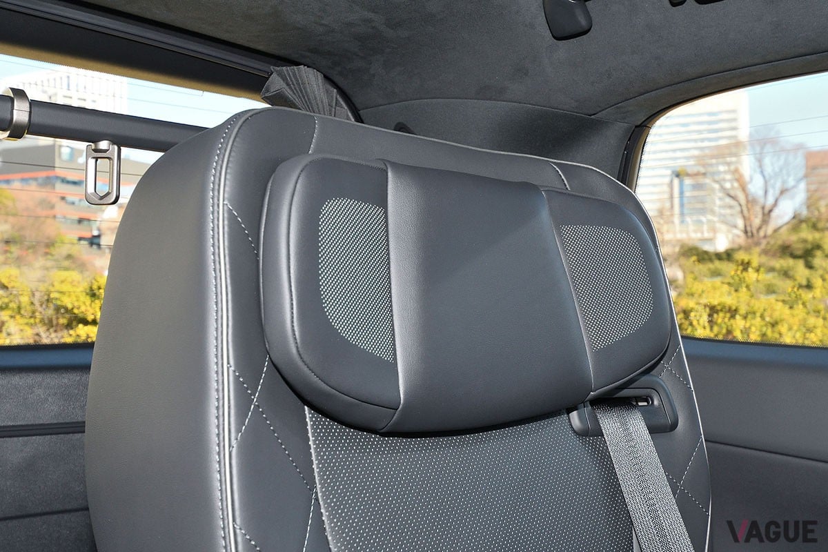 トヨタ「アルファード スペーシャスラウンジ」