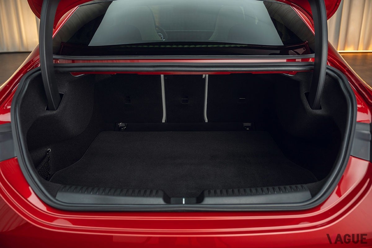 メルセデス・ベンツのコンパクト4ドアクーペ「CLA」