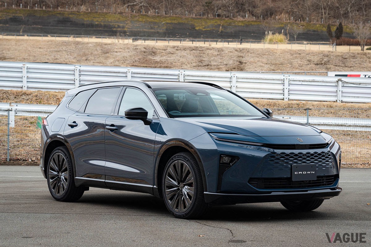 トヨタ新型「クラウン・エステート RS」（PHEV）
