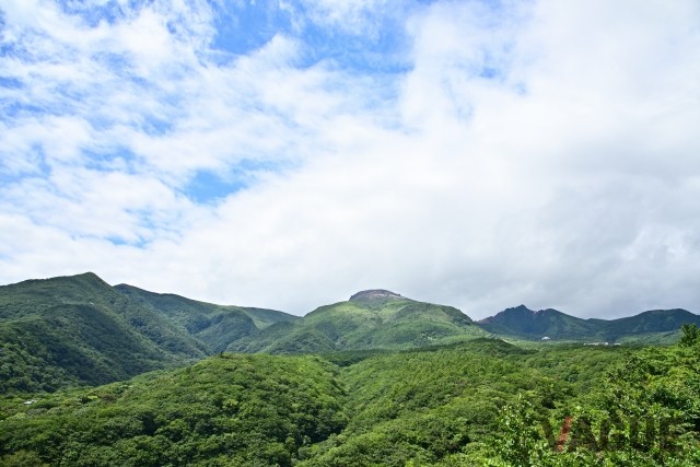美しい山々を望むことができる
