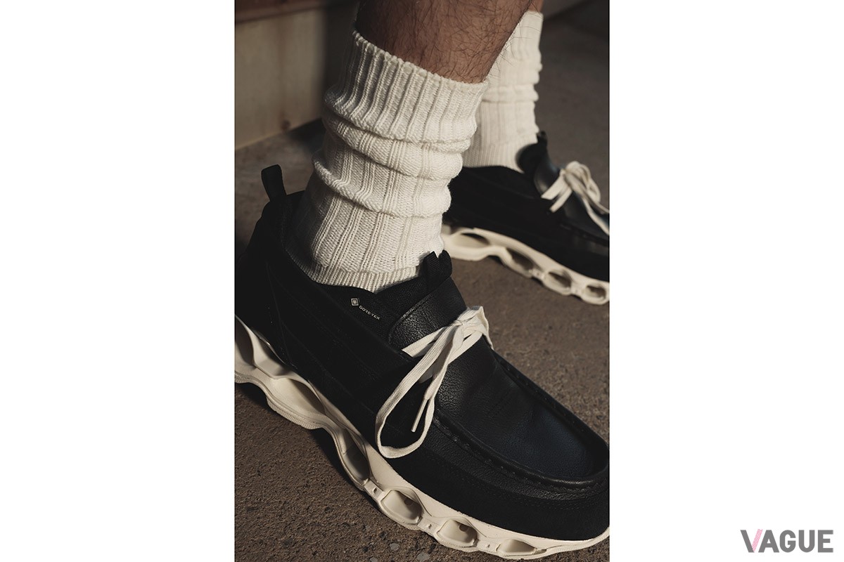 一見エキセントリックに見えてその実、カジュアルなストリートスタイルにもモードな装いにも合わせられる稀有な一足