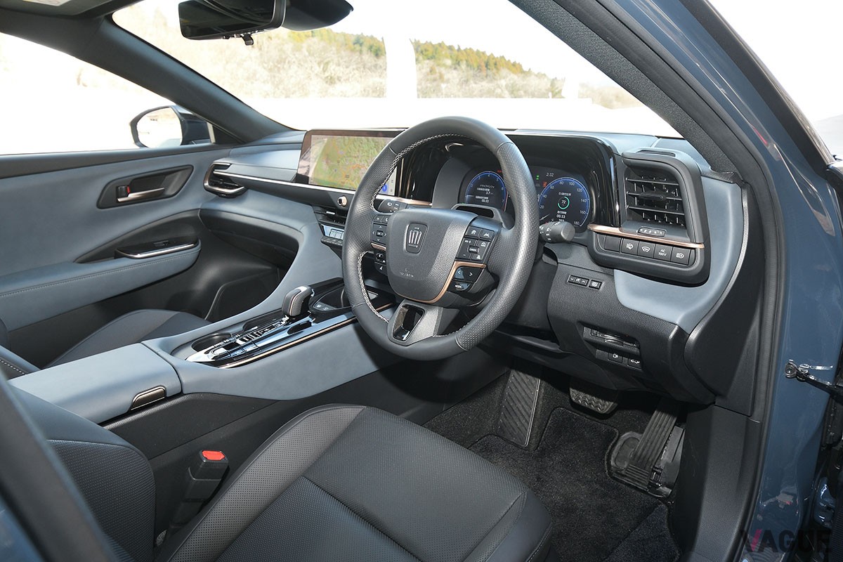 トヨタ新型「クラウン・エステート RS」（PHEV）