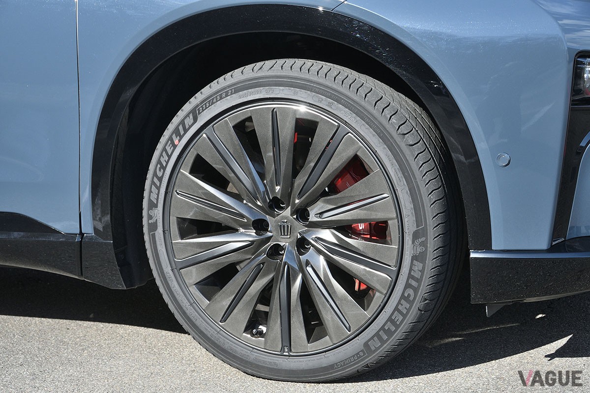 トヨタ新型「クラウン・エステート RS」（PHEV）