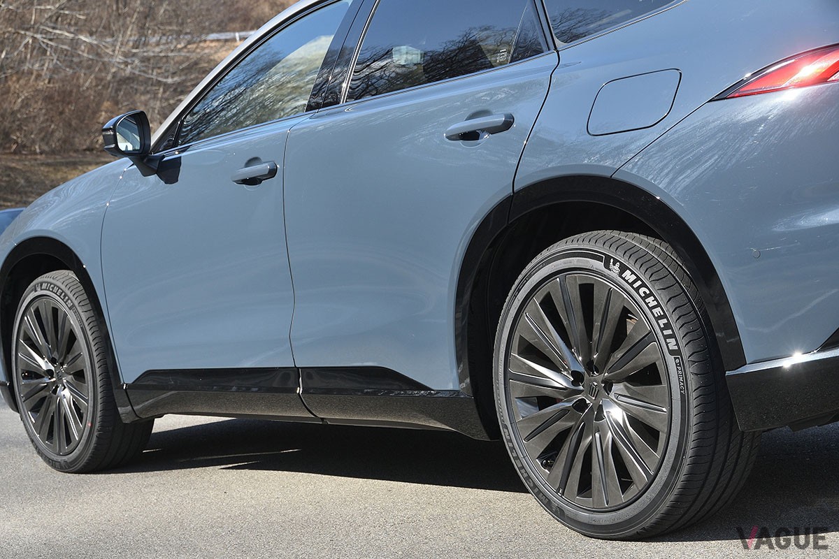 トヨタ新型「クラウン・エステート RS」（PHEV）