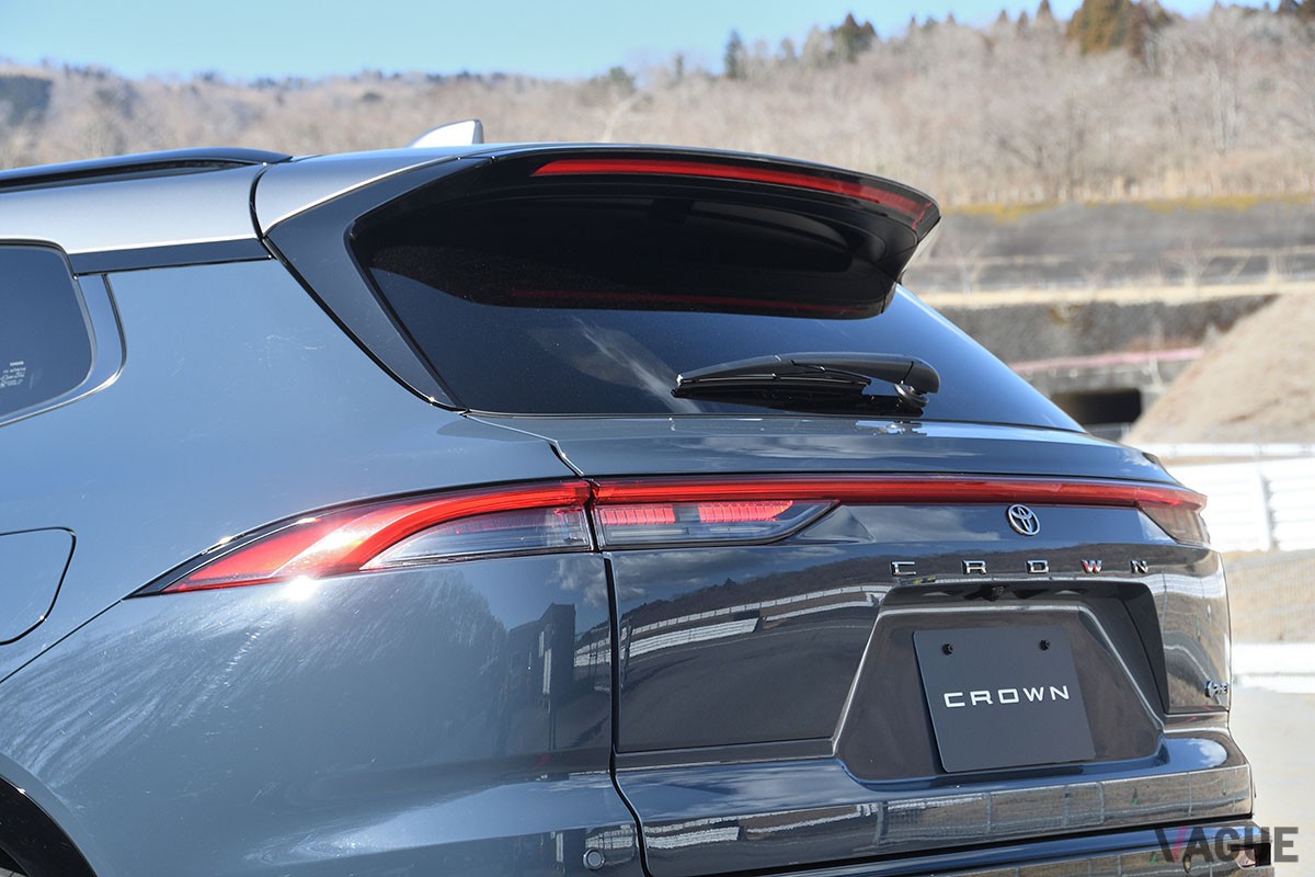 トヨタ新型「クラウン・エステート RS」（PHEV）