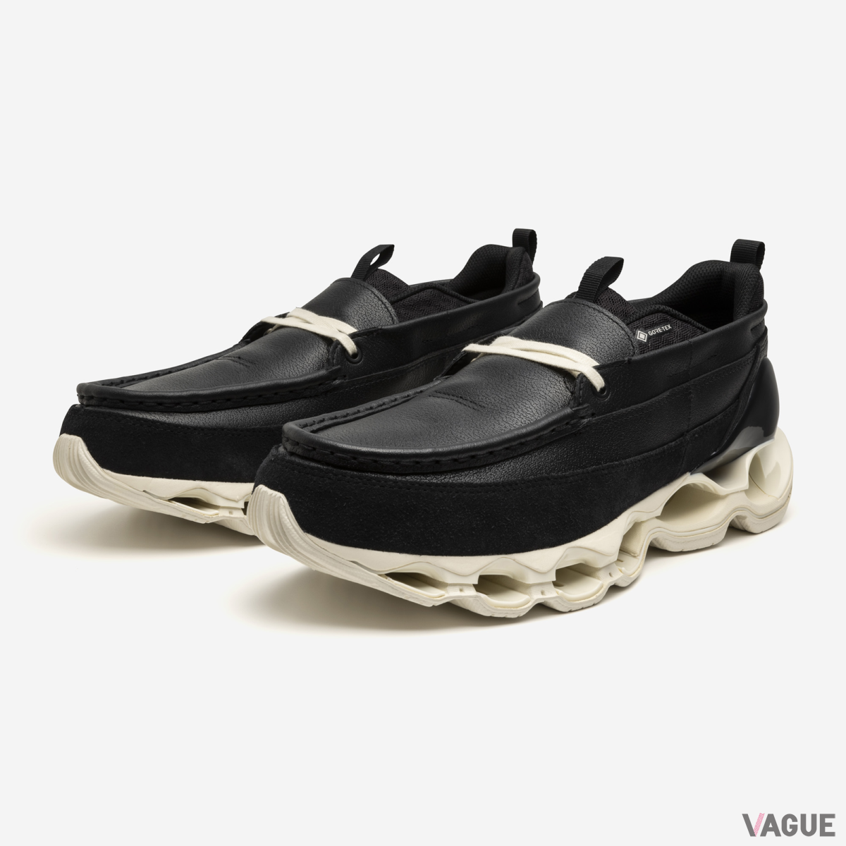 「MIZUNO WAVE PROPHECY MOC GTX」ブラック×オフホワイト （品番：D1GD240602、3万7400円 消費税込）