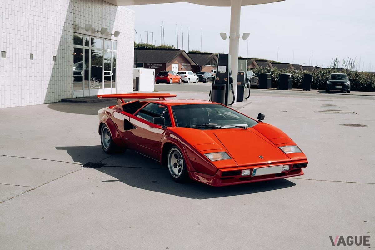 45年前の「真っ赤なカウンタック」をデンマークで発見 極上の“シリーズ