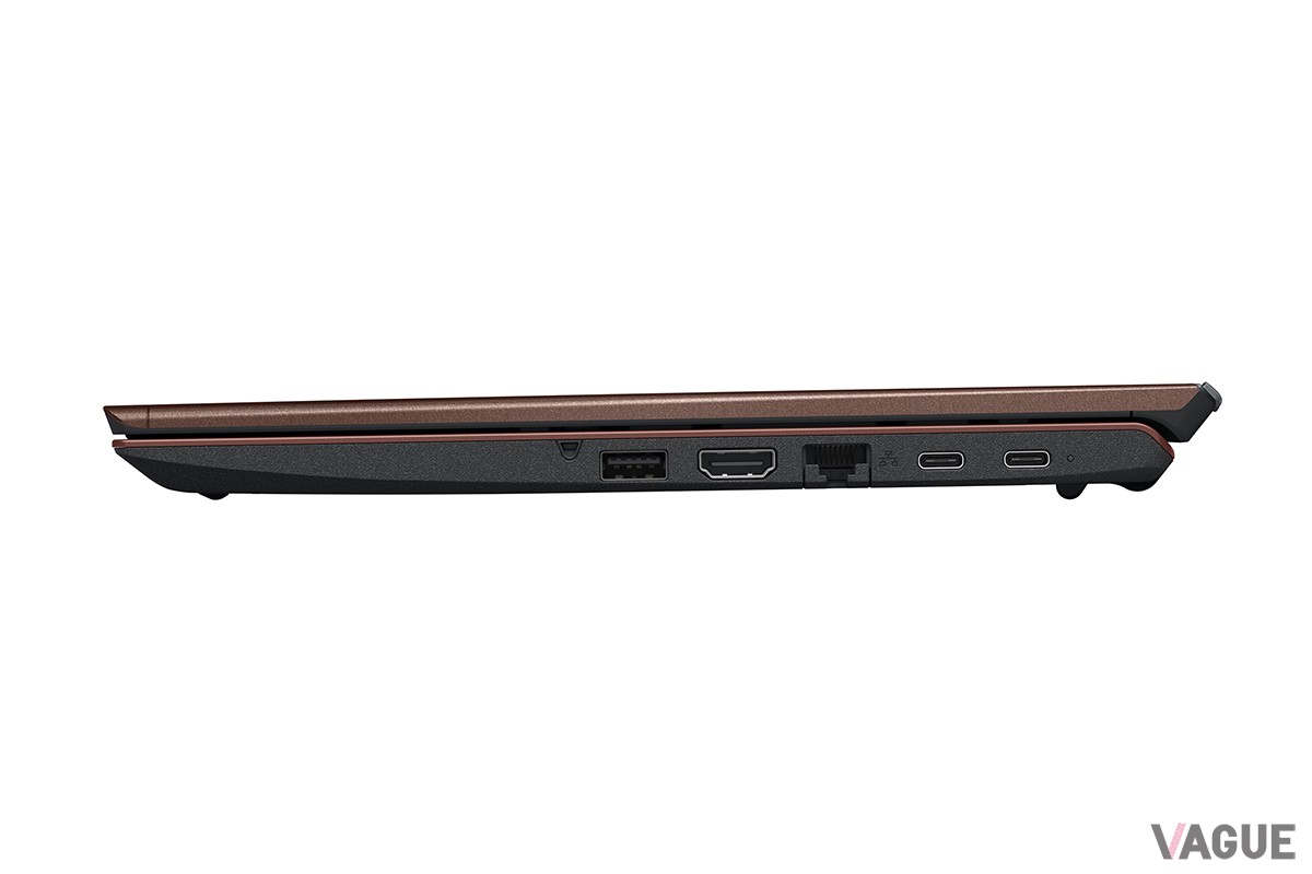 ボディ左側にはUSB-C2口、USB-A、HDMI、有線LANポートを搭載