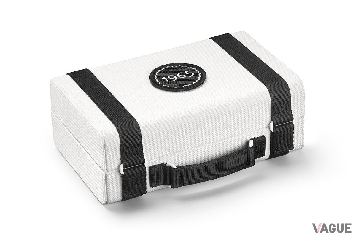 OMEGAのロゴ）、針、そして書体はすべて、オリジナルモデルのスタイルを反映